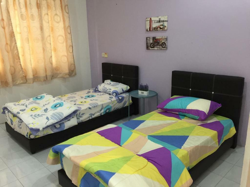 The Garden Vacation Home Lumut Exterior photo